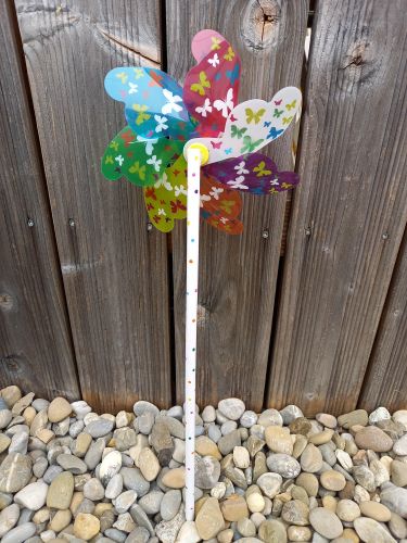 Windrad * 17 cm * Holzstil und -kugel handbemalt * Gartenstecker * Kinder * Deko * Regenbogen * Schmetterlinge